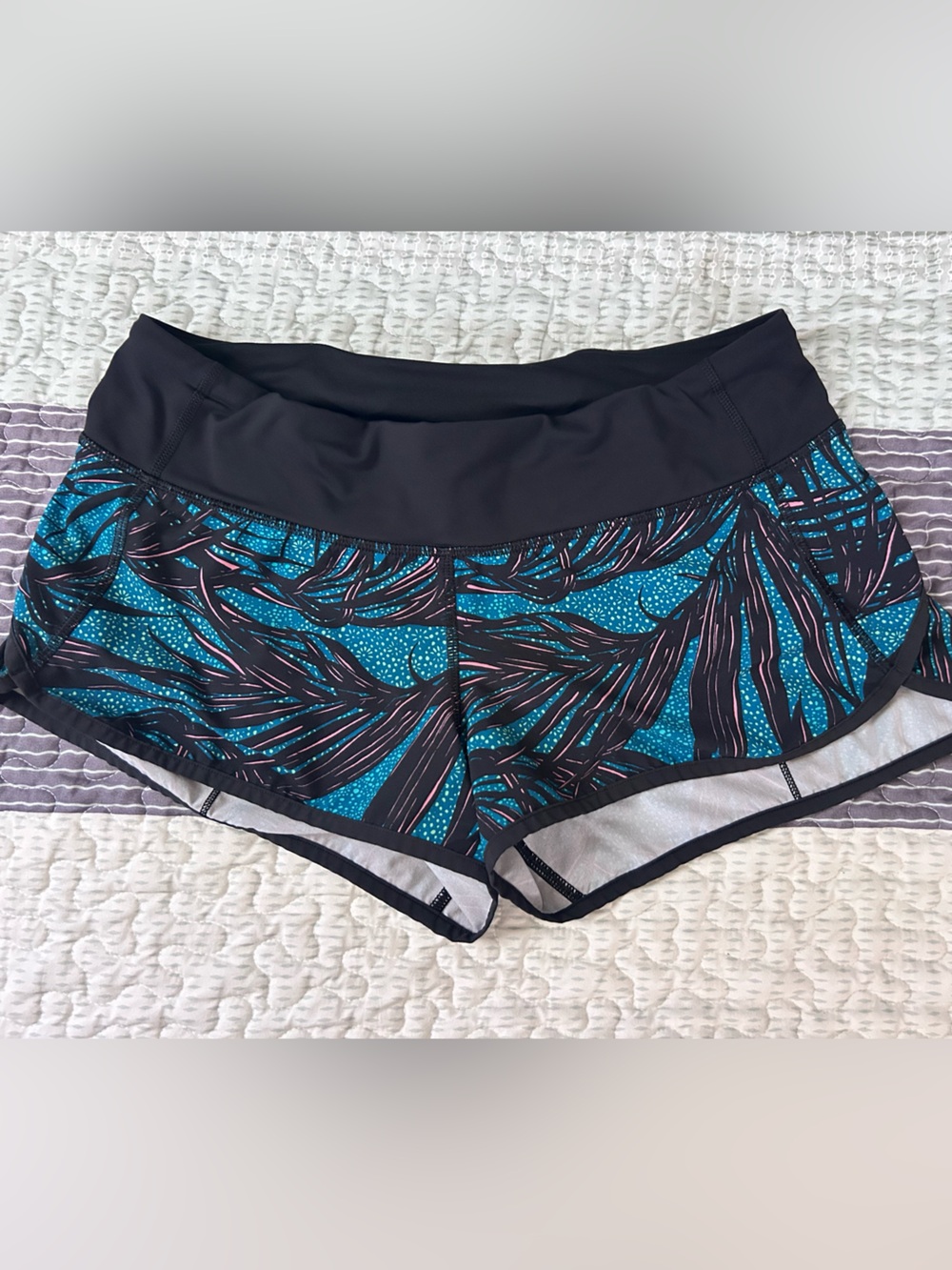 lululemon athletica Black Waistband Teal & Black Printed Athletic Shorts